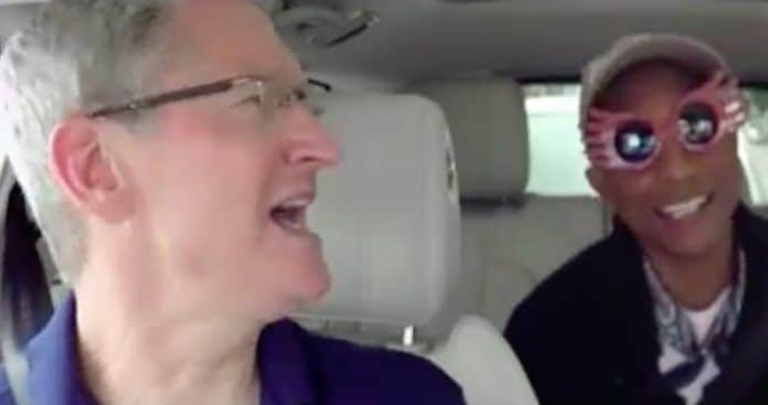 karaoke-tim-cook karaoke-tim-cook
