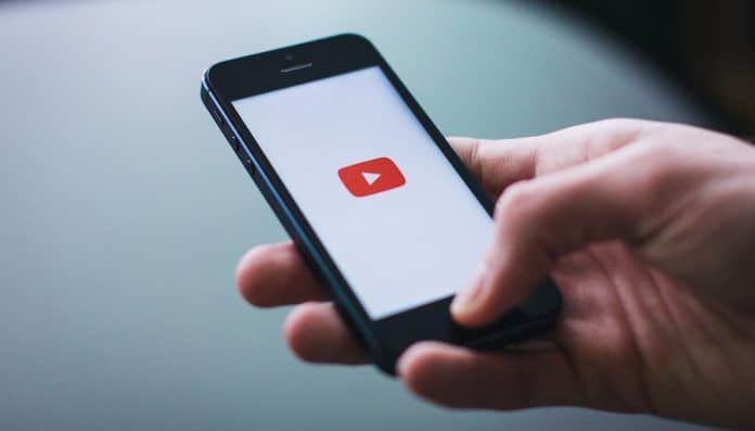 activar modo oscuro youtube para iphone