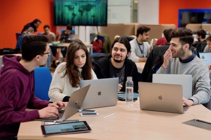 academia desarrolladores apple
