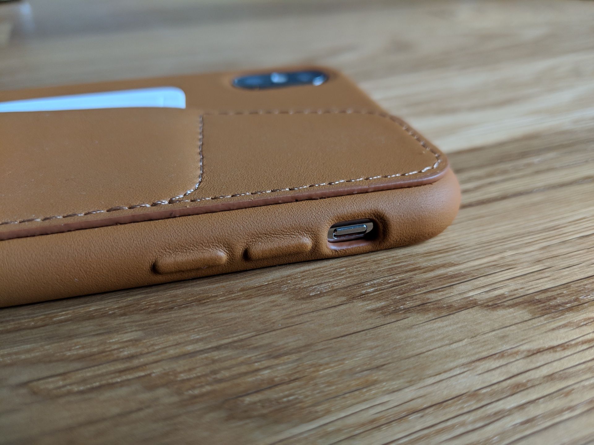 Mujjo Leather Wallet iPhone XS Max botonera