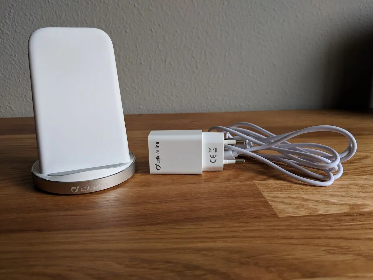Wireless Fast Charger de Cellularline caja