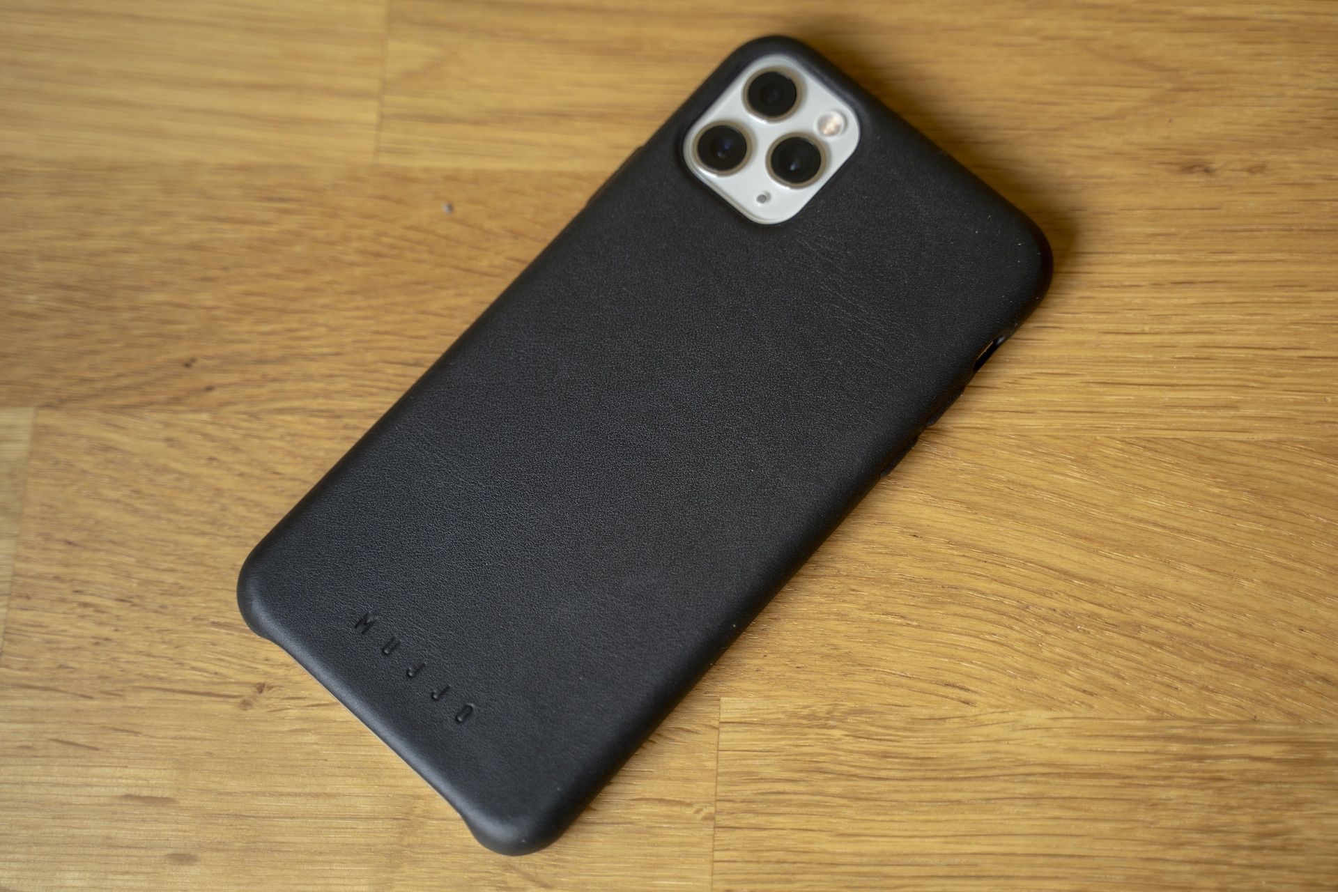 mujjo leather iphone 11 pro max 13