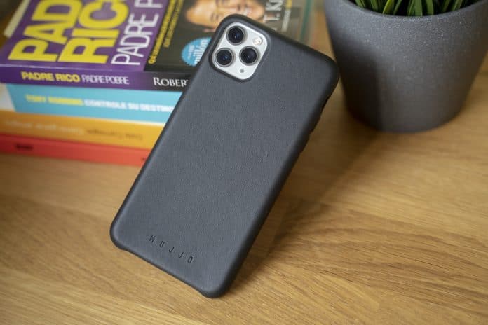 mujjo leather iphone 11 pro max 5